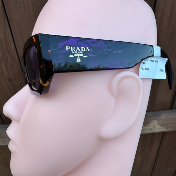 Prada Brown Sunglasses with Geometric Design - Picture 9 of 14